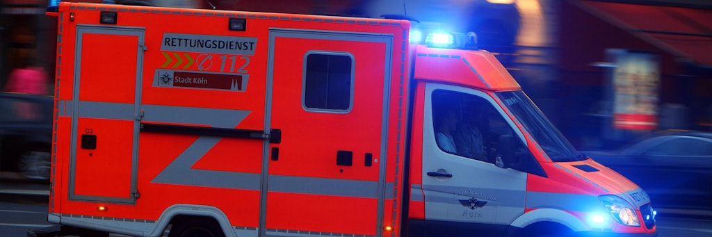 Rettungswagen im Einsatz (Symbolbild).
