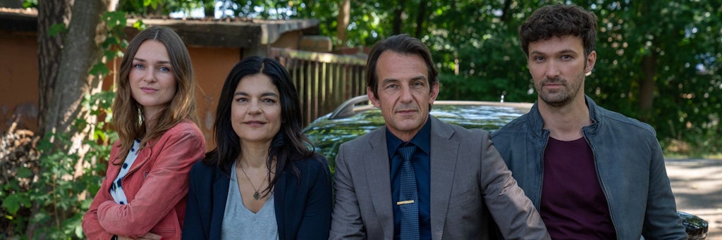 Die Ermittler bei „Letzte Spur Berlin: “ Lucy Elbe (Josephin Busch), Mina Amiri (Jasmin Tabatabai), Oliver Radek (Hans-Werner Meyer), Alexander von Tal (Aleksander Radenkovic).