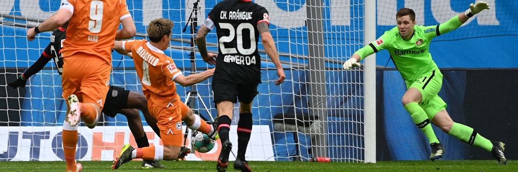 Bielefelds Japaner Ritsu Doan trifft zum 1:0 in Leverkusen. Arminia gewinnt am Ende 2:1.