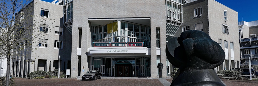 Das Paul-Ehrlich-Institut hat seinen Sitz im hessischen Langen und ist das Bundesinstitut für Impfstoffe und biomedizinische Arzneimittel.