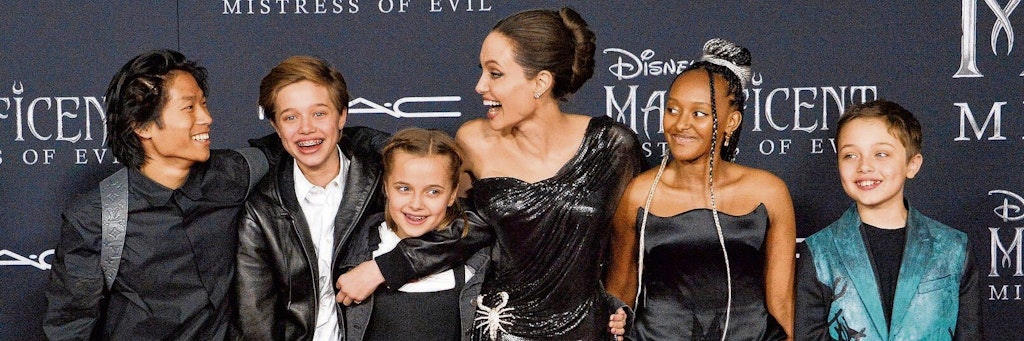 Angelina Jolie im Herbst 2019 mit ihren Kindern Maddox, Shiloh, Vivienne, Zahara und Knox. Sohn Pax ist nicht dabei.