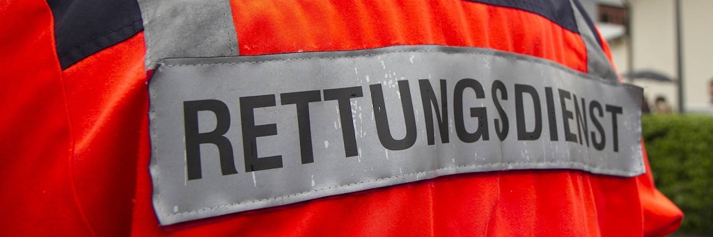 Themenbild - Verkehr, Deutsches Rotes Kreuz, DRK Deutsche Rotes Kreuz, DRK, Emblem, Logo, Schriftzug Themenbild, Featurebild, Rotes Kreuz EPdfg