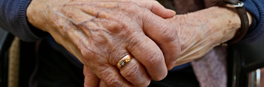 Eine 87-jährige Frau starb beim Einkaufen (Symbolfoto).
