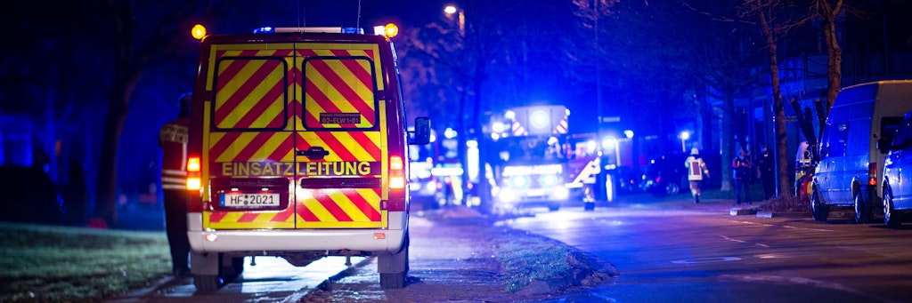 Feuerwehr und Polizei waren im Einsatz. (Symbolbild)