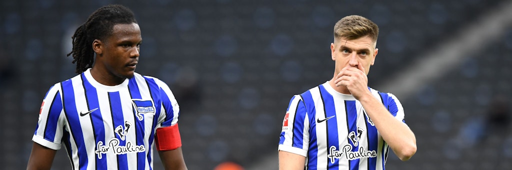 Mittendrin im Corona-Chaos: Herthas Abwehrchef Dedryck Boyata (l). muss auf Länderspielreise gehen, Stürmer Kris Piatek darf nun doch nach England reisen. 
