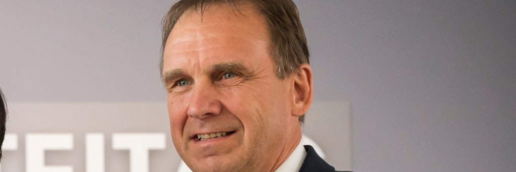 Der 62-jährige Dieter Althaus wurde in einem Pflegeheim in Heiligenstadt, dessen Aufsichtsrat er ist, geimpft.