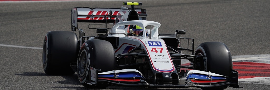 Mick Schumacher ist im Haas mit der Nummer 47 auf den Rennstrecken dieser Welt unterwegs. 