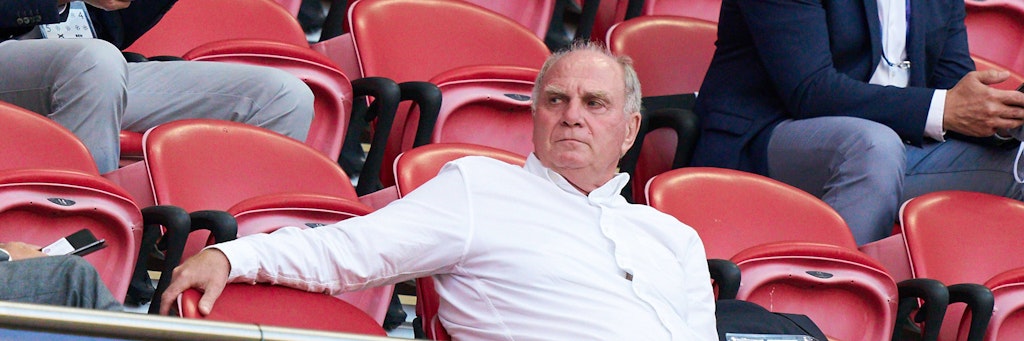 Kann wunderbar grimmig gucken und ist nun als TV-Experte gefragt: Bayern-Ehrenpräsident Uli Hoeneß (69).