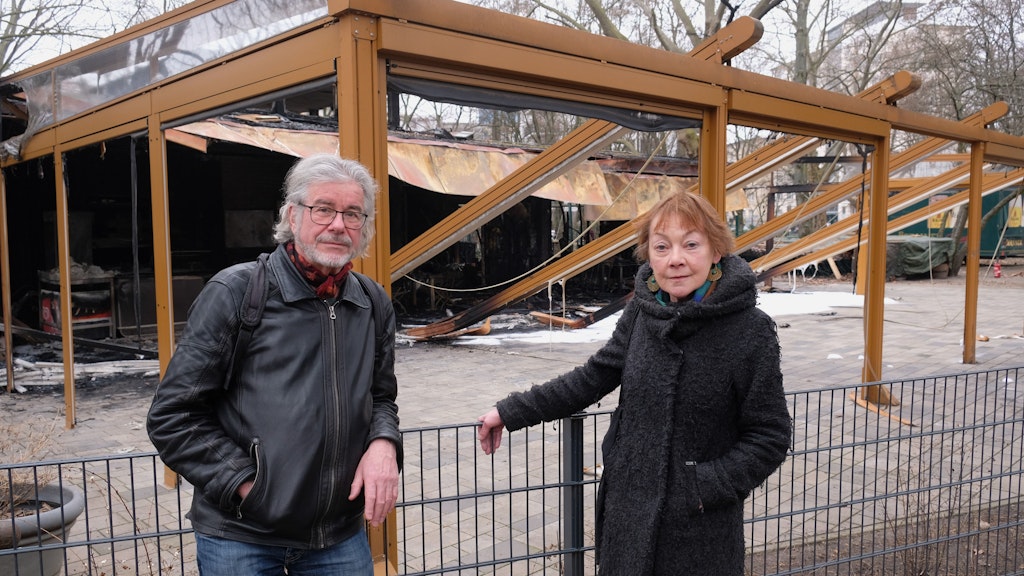 Stammgäste sind erschüttert. Die Rentner Horst-Helmut (l.) und Barbara Emma aßen zweimal die Woche hier.