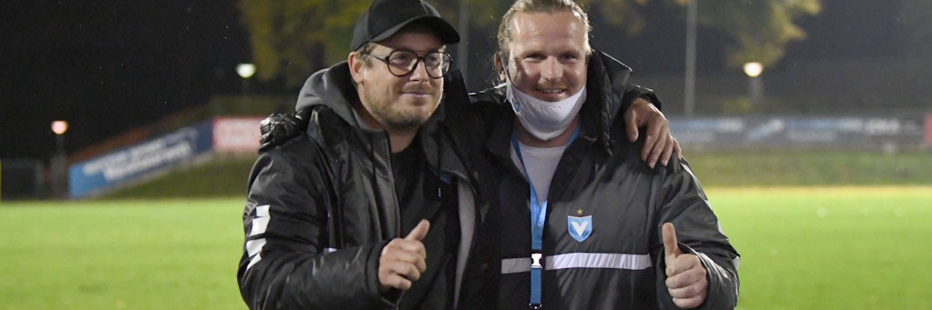Trainer Benedetto Muzzicato und Sportdirektor Rocco Teichmann freuen sich über den Aufstieg.