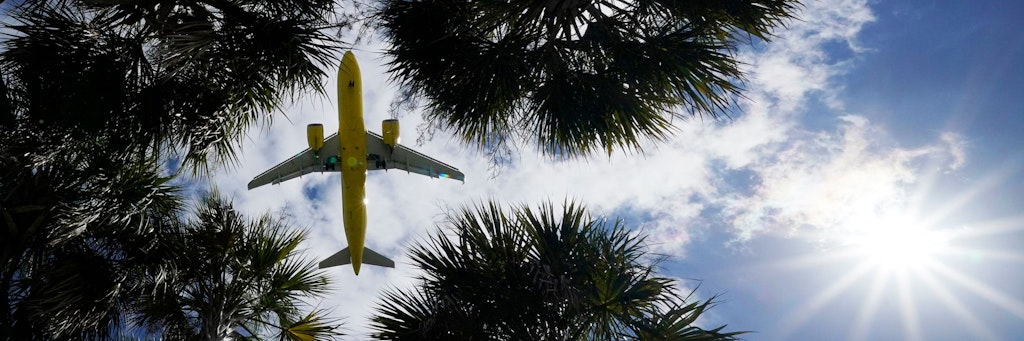 Urlauber, die aus der Sonne zurückkehren, müssen sich vorher testen lassen - sonst dürfen sie nicht in den Flieger.