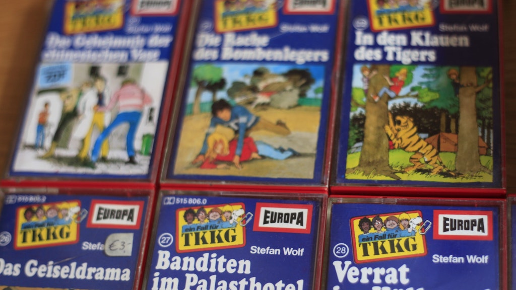 Rund 40 Millionen Tonträger der Horspielreihe „TKKG“, darunter „Das Geiseldrama“, „Banditen im Palasthotel“, „Verrat im Höllental“ und „In den Klauen des Tigers“ wurden bisher verkauft. 