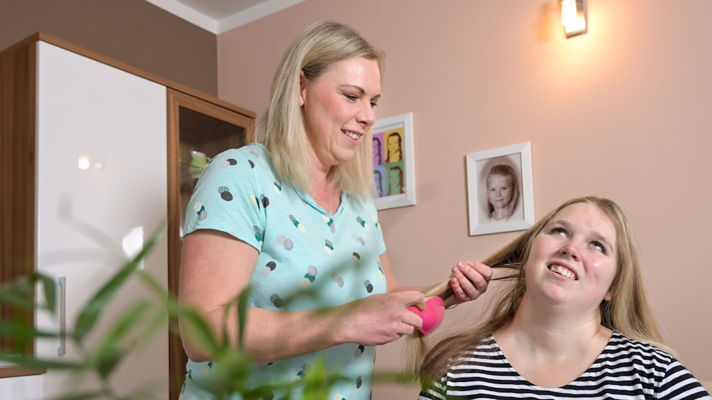 Das tägliche Frisieren ist für Vanessa ein wichtiges Ritual - die 19-Jährige legt viel Wert auf ihr Äußeres. 