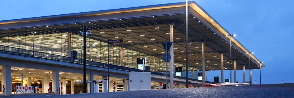 Leere Terminals, kaum Starts und Landungen. Die Corona-Pandemie hat den Betrieb am BER fast zum Erliegen gebracht.