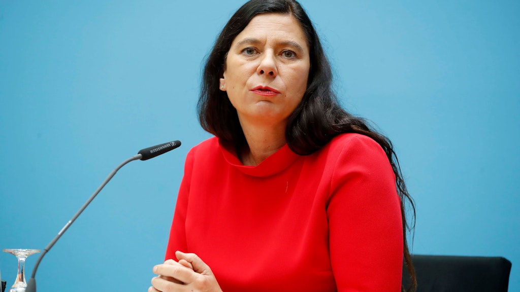 Schulsenatorin Sandra Scheeres lässt weiter die Mahlsdorfer Schule überprüfen.