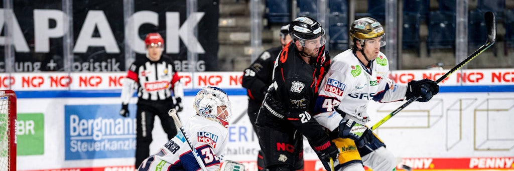 Der Weg zum EHC-Tor ist versperrt: Simon Després hält Torwart Mathias Niederberger den Rücken frei.