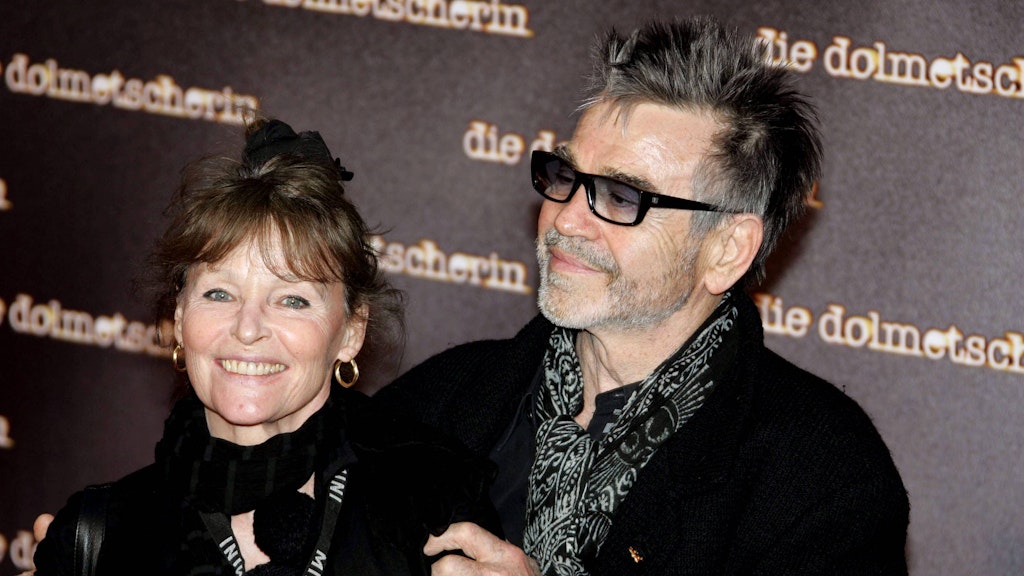 Angelica Domröse war von 1976 bis zu seinem Tod 2016 mit dem Schauspieler Hilmar Thate verheiratet.