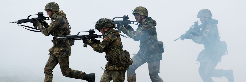 Bundeswehrsoldaten üben den Häuserkampf.