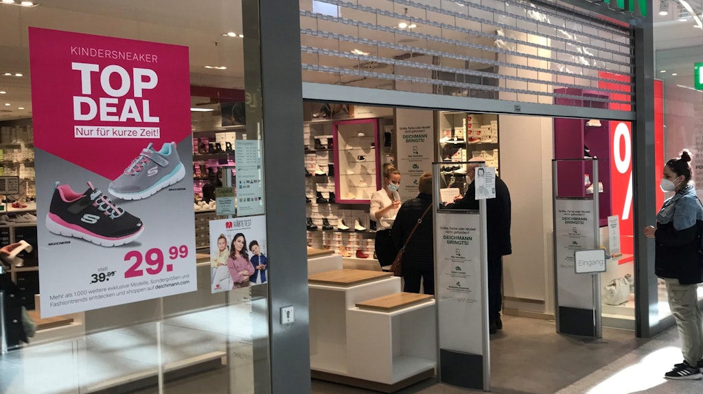 In diesem Schuhladen in Potsdam dürfen Kunden nur mit einem Termin in das Geschäft.