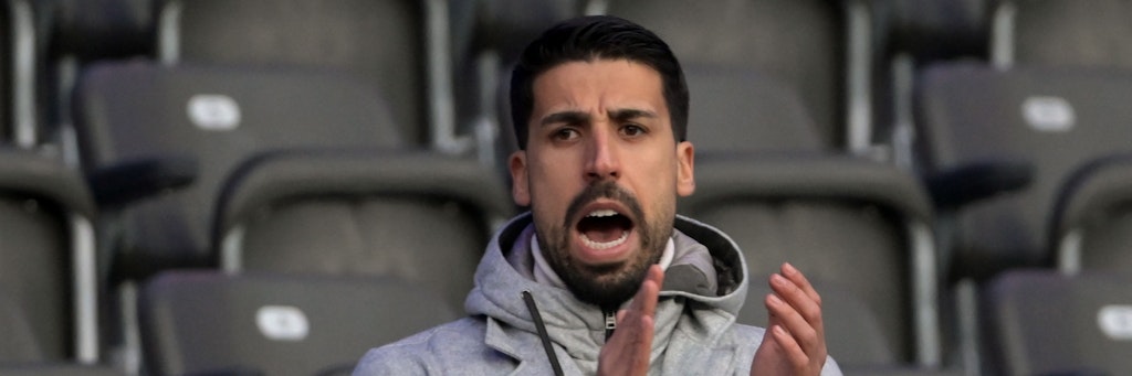 Über einen längeren Zeitraum ohne Mundschutz auf der Tribüne: Herthas Sami Khedira. 