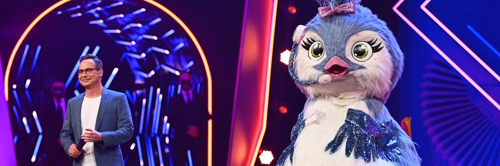 Das Küken in der vergangenen „Masked Singer“-Folge mit Moderator Matthias Opdenhövel.