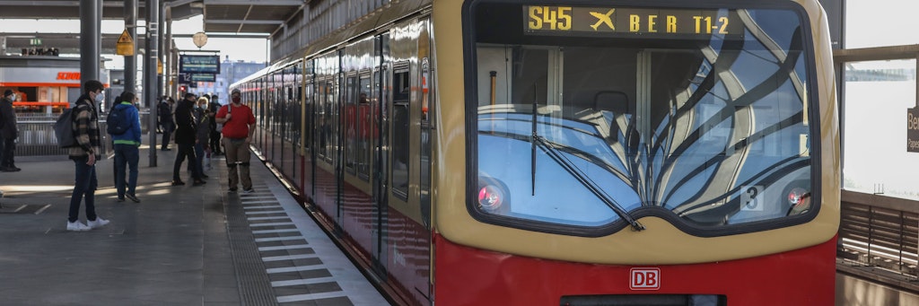 Die S-Bahn verbindet Berlin mit dem Brandenburger Umland. Dort wehren sich die Verkehrsbetriebe gegen das Homeoffice-Ticket.