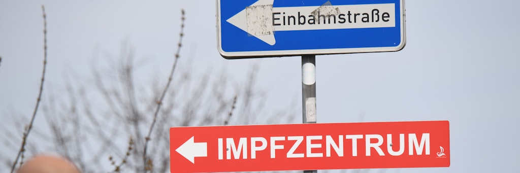 Vielleicht geht es nur in eine Richtung und wir brauchen künftig jährlich eine Corona-Impfung.