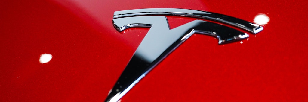 In Texas rast ein Tesla gegen einen Baum - nach Angaben der Polizei mit leerem Fahrersitz.