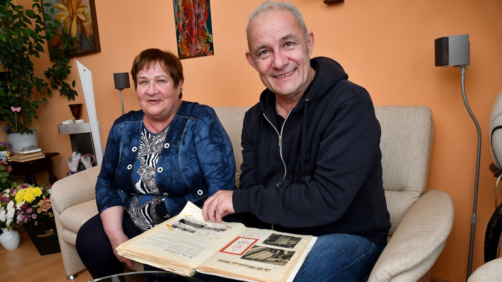 Andreas Ulrich hat nach 50 Jahren seine Lehrerin und Klassenkameraden von damals besucht und ihre Geschichten aufgeschrieben. <br>