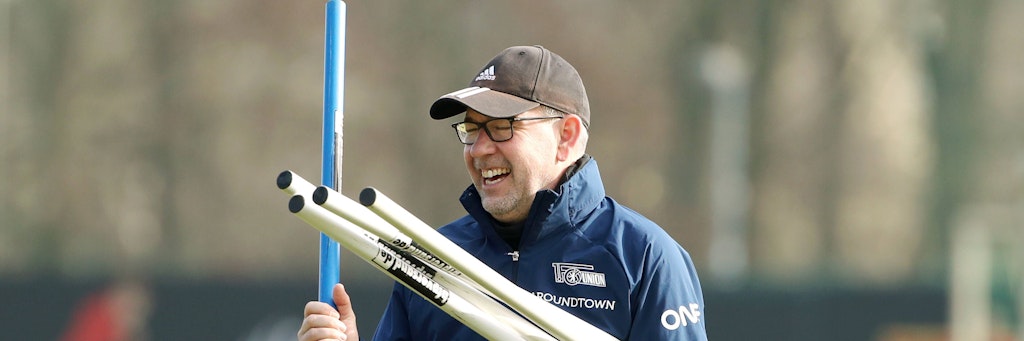 Union-Trainer Urs Fischer hat in dieser Woche selbst angepackt, damit seine Profis beste Trainingsbedingungen vorfinden.