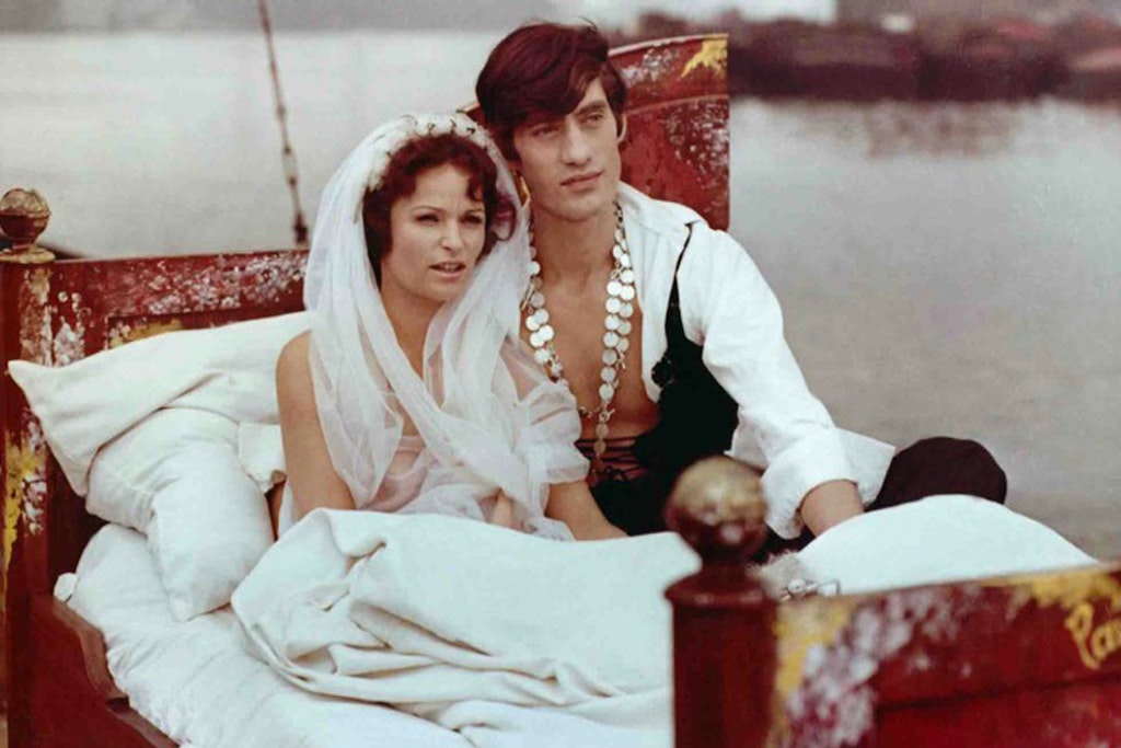Paul (Winfried Glatzeder) und Paula (Angelica Domröse) schippern im Film „Die Legende von Paul und Paula“ durch die Rummelsburger Bucht.