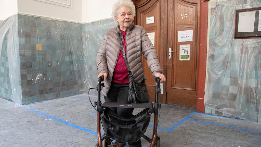 Marianne S. (85) kam mit dem Rollator ins Gericht.
