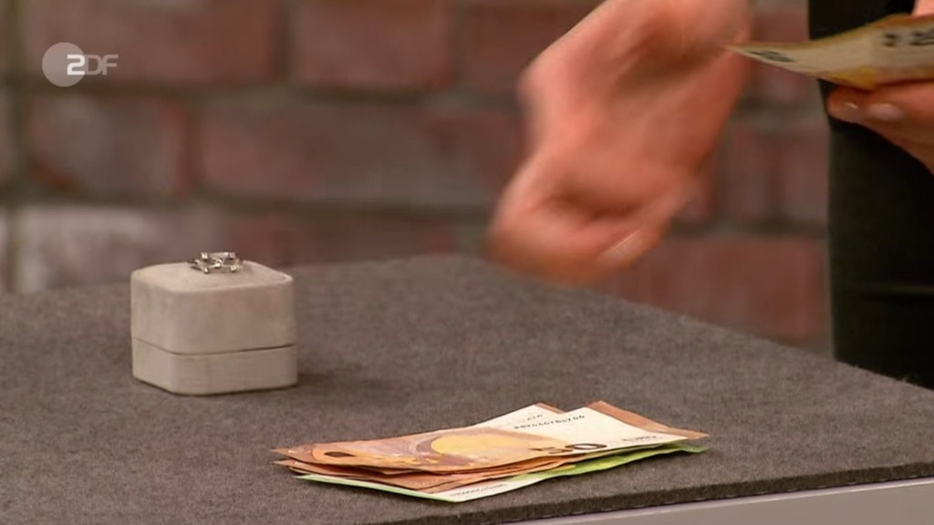 Der Ring bringt bei „Bares für Rares“ am Ende 350 Euro.