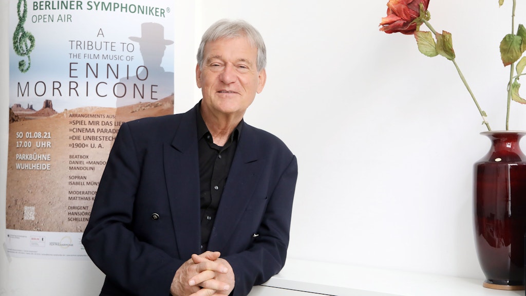 Der neue Chefdirigent der Berliner Symphoniker, Hansjörg Schellenberger. Nach dem Zoo-Konzert freut er sich schon auf den Ennio-Morricone-Abend in der Wuhlheide, wo das Orchester endlich wieder vor Publikum spielen soll.