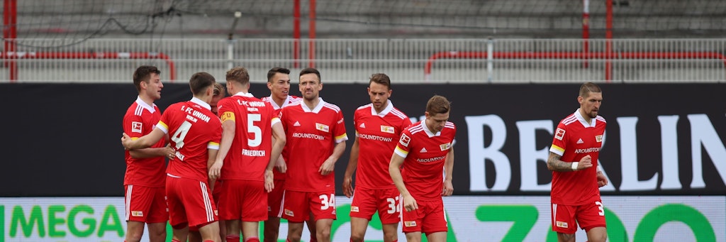 So sehen Sieger aus: Die Eisernen feiern ihre drei Treffer und drei Punkte gegen Werder Bremen.