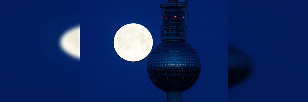 Der Supermond war in der Nacht zum Dienstag auch in Berlin zu sehen.