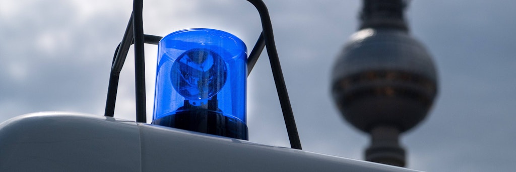 Die Polizei hat an den Osterfeiertagen bislang 285 Corona-Verstöße registriert (Symbolbild).