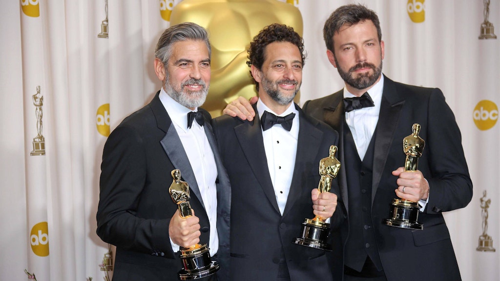Stolz wie Oscar! George Clooney, Grant Heslov und Ben Affleck (v.l.n.r.) bei der Verleihung der 85. Academy Awards im Februar 2013 in Los Angeles. 
