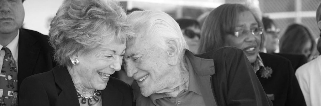 Anne und Kirk Douglas waren 66 Jahre verheiratet. Kirk starb am 5. Februar 2020, jetzt folgte seine geliebte Anne. 