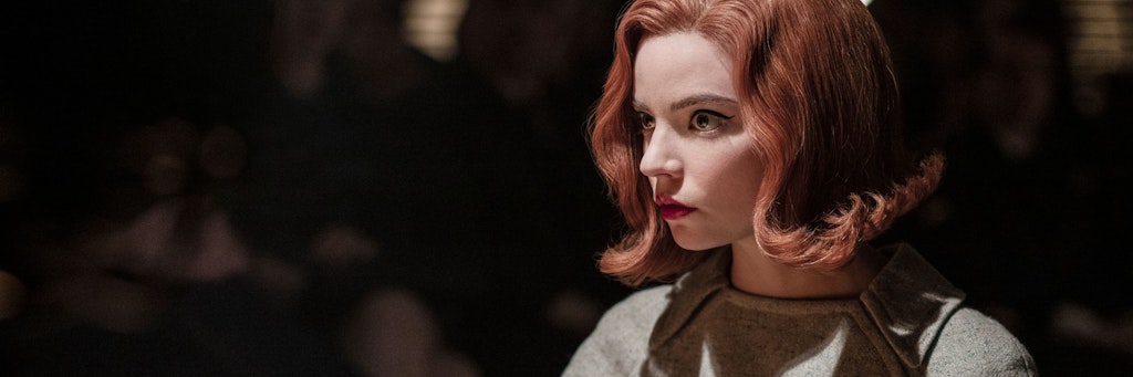 Anya Taylor-Joy als Schachgenie Beth Harmon in einer Szene der Netflix-Miniserie "Das Damengambit". Viele Szenen der Serie entstanden in Berlin.