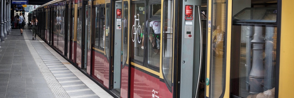 Eine S-Bahn am Ostbahnhof