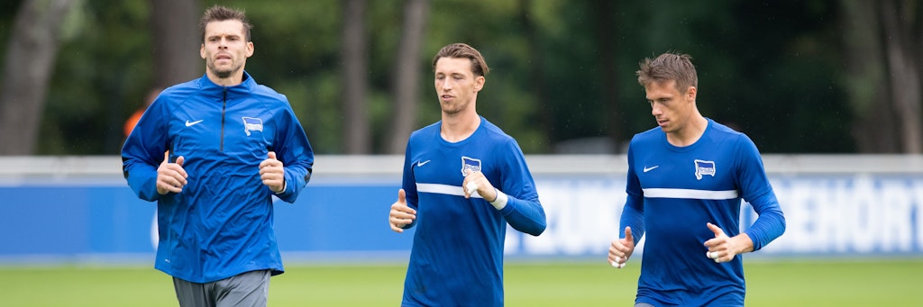 Hören bis zum Rest der Saison von nun auf das Kommando von U19-Trainer Ilja Hofstädt: Herthas Keeper Rune Jarstein, Nils Körber und Alexander Schwolow (Archivfoto).