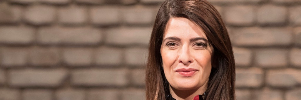 Linda Zervakis ist seit 2013 Sprecherin der Hauptausgabe der Tagesschau. 
