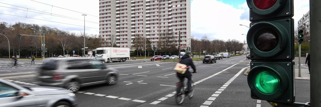 Künftig ein Testgebiet: Der Platz der Vereinten Nationen in Friedrichshain, der bis 1992 Leninplatz hieß, wird nach niederländischem Vorbild umgebaut.