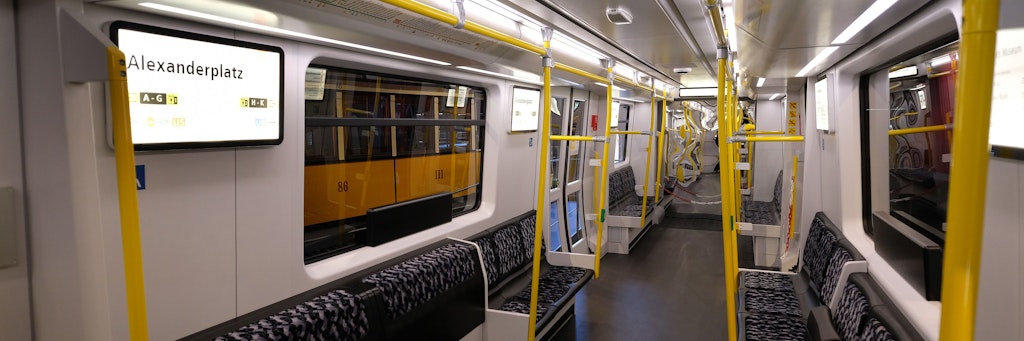 So sieht das 1:1-Modell der neuen U-Bahn-Generation für Berlin innen aus.