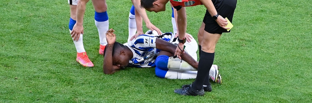 Bitter: Herthas Jhon Cordoba verletzte sich im Spiel gegen Bielefeld und fällt für den Rest der Saison aus. 