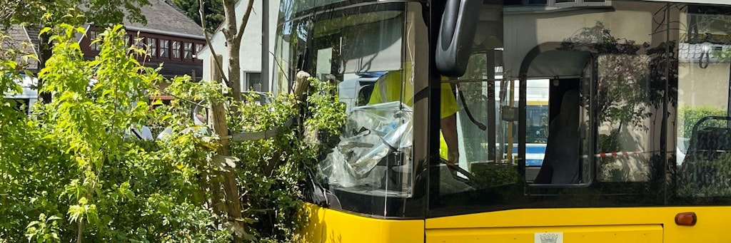 Der Bus kurz nach dem Zwischenfall am Dienstag in Spandau.