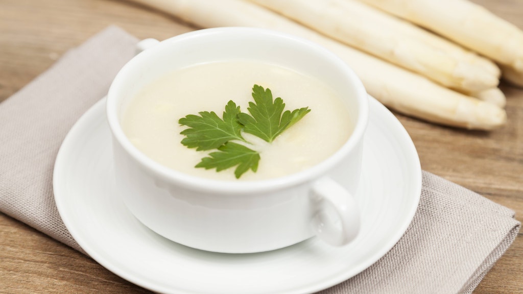 Eine super Idee zur Reste-Verwertung: eine Spargelsuppe.