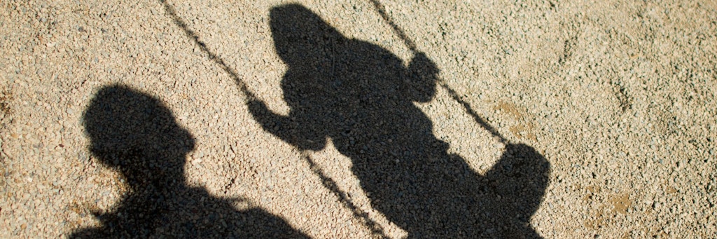Menschenschleuser haben eine Gesetzeslücke entdeckt, um Frauen nach Deutschland zu bringen: Deutsche Männer erkennen die Vaterschaft für die Kinder der Frauen an. Die Politik ringt bislang vergeblich um Abhilfe.