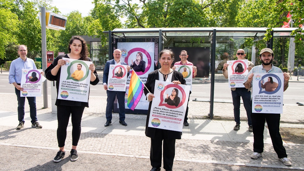 Auch mehrere andere queere Menschen aus der muslimischen Szene ließen sich für die Kampagne ablichten.